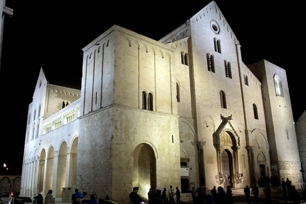 photo Bari_Basilica_San_Nicola.jpg