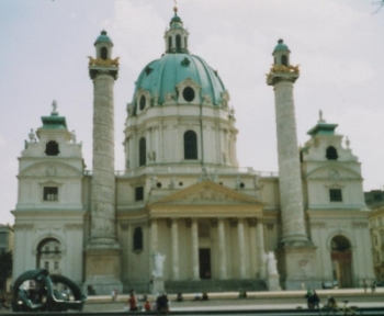 photo Karlskirche.jpg