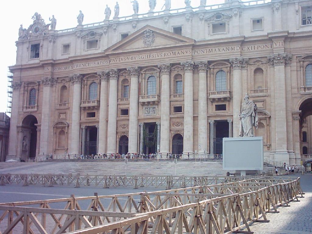 photo basilica-di-san-pietro.jpg